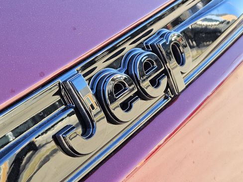 New 2025 Jeep Grand Cherokee Altitude image 13