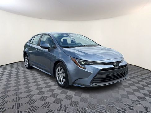 Used 2024 Toyota Corolla LE FWD image 5
