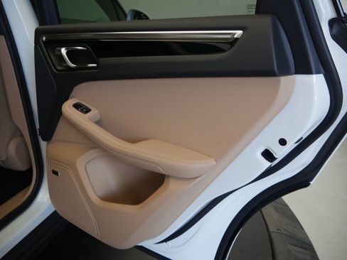 New 2026 Porsche Macan AWD/4WD image 23