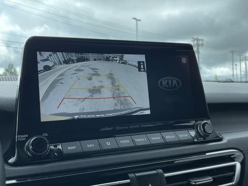 Used 2021 Kia Seltos SX w/ SX Sunroof Package image 16