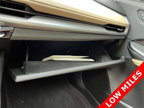 Used 2025 Cadillac XT4 Premium Luxury w/ Cold Weather Package image 31