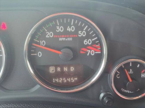 Used 2015 Jeep Wrangler Unlimited Rubicon AWD/4WD image 11