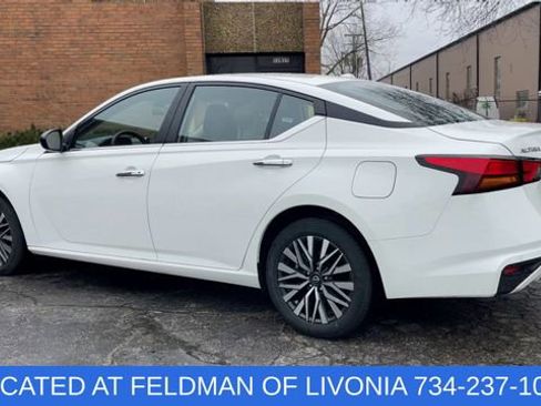 Used 2025 Nissan Altima 2.5 SV AWD/4WD image 6