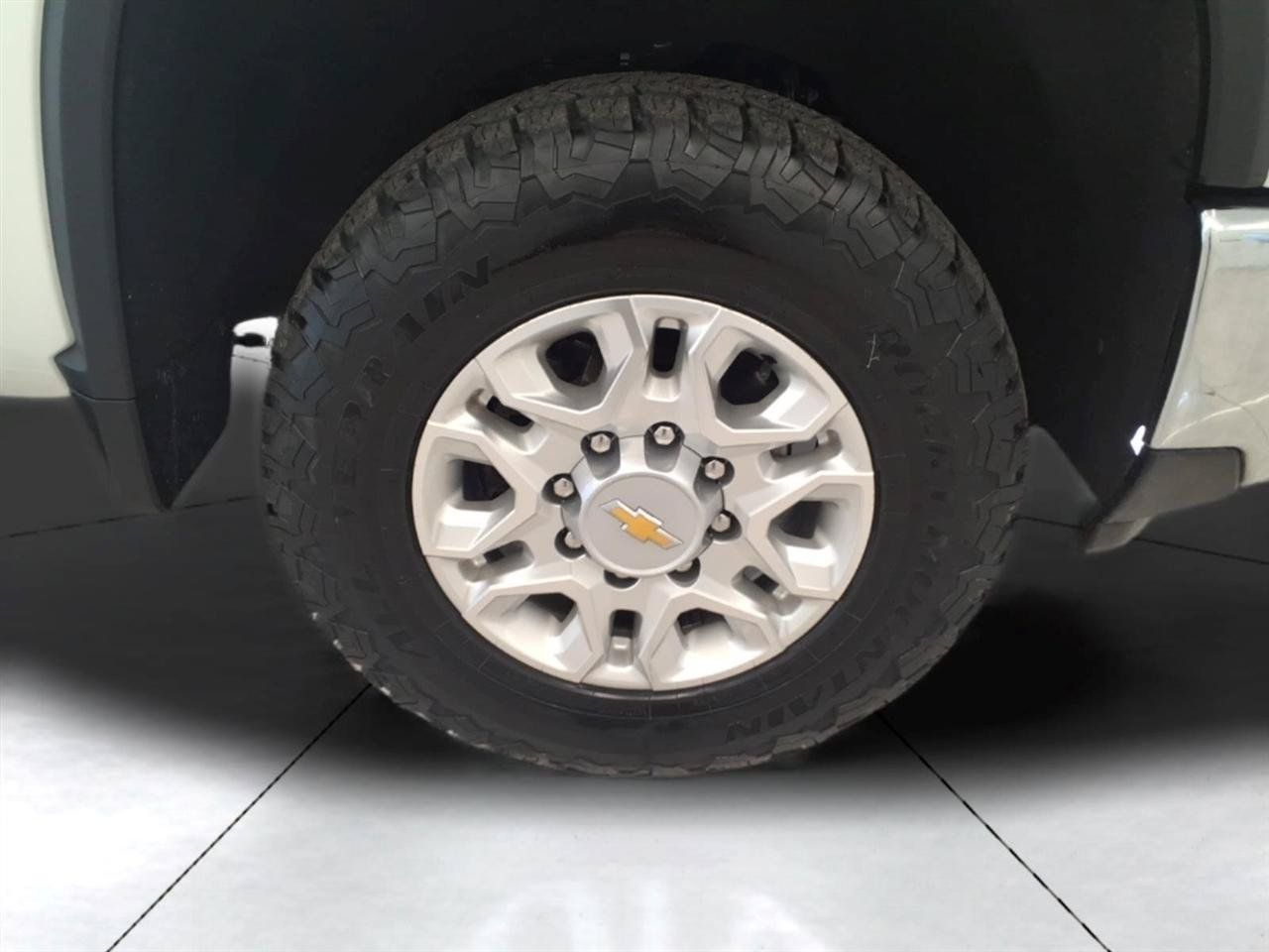Used 2024 Chevrolet Silverado 2500 LTZ w/ LTZ Convenience Package AWD/4WD image 30