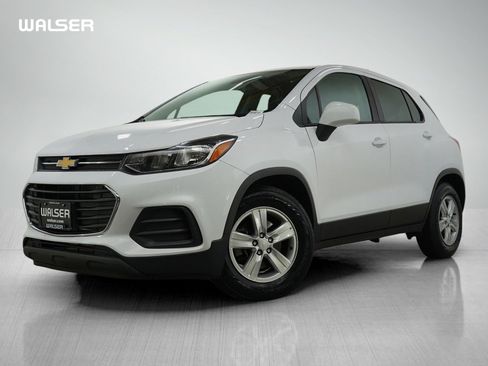 Used 2020 Chevrolet Trax LS w/ Tint and Cruise Package image 1