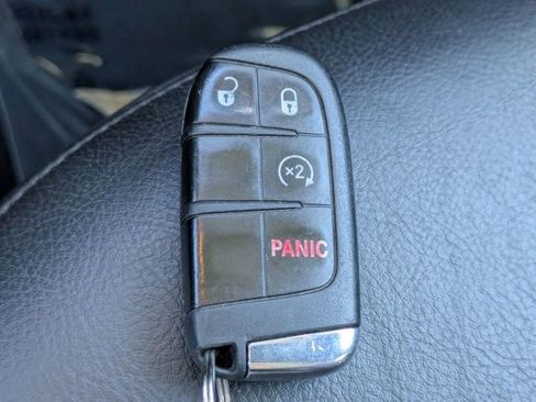 Used 2019 Jeep Renegade Trailhawk AWD/4WD image 27