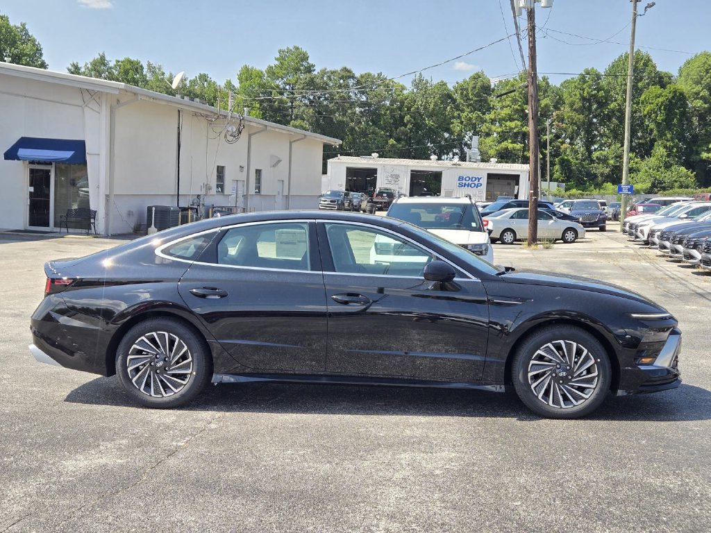 New 2026 Hyundai Sonata Limited FWD image 4