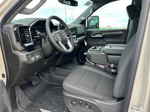 New 2026 GMC Sierra 2500 SLE image 6