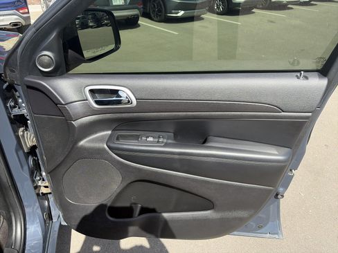 Used 2018 Jeep Grand Cherokee Altitude AWD/4WD image 51
