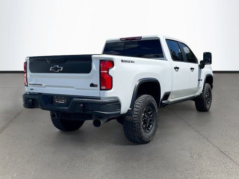 Used 2025 Chevrolet Silverado 2500 ZR2 w/ ZR2 Bison Edition AWD/4WD image 7