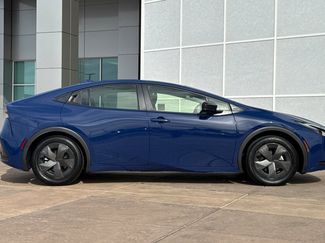 Used 2023 Toyota Prius LE video 3