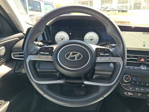 Used 2023 Hyundai Elantra Limited FWD image 20
