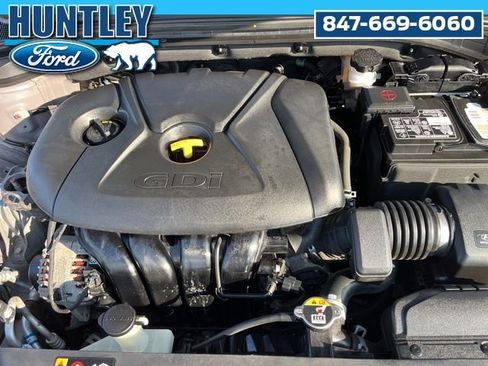 Used 2020 Hyundai Elantra GT image 9