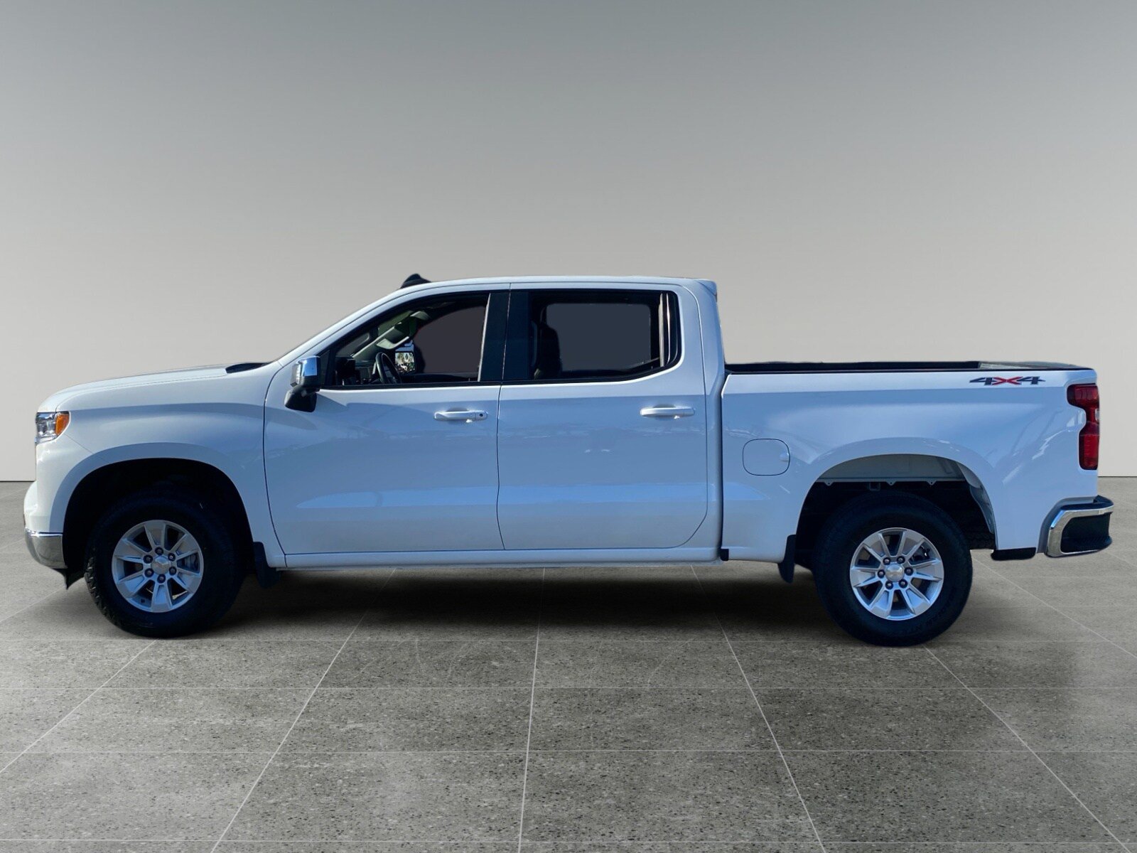 Used 2025 Chevrolet Silverado 1500 LT w/ Safety Package AWD/4WD image 2