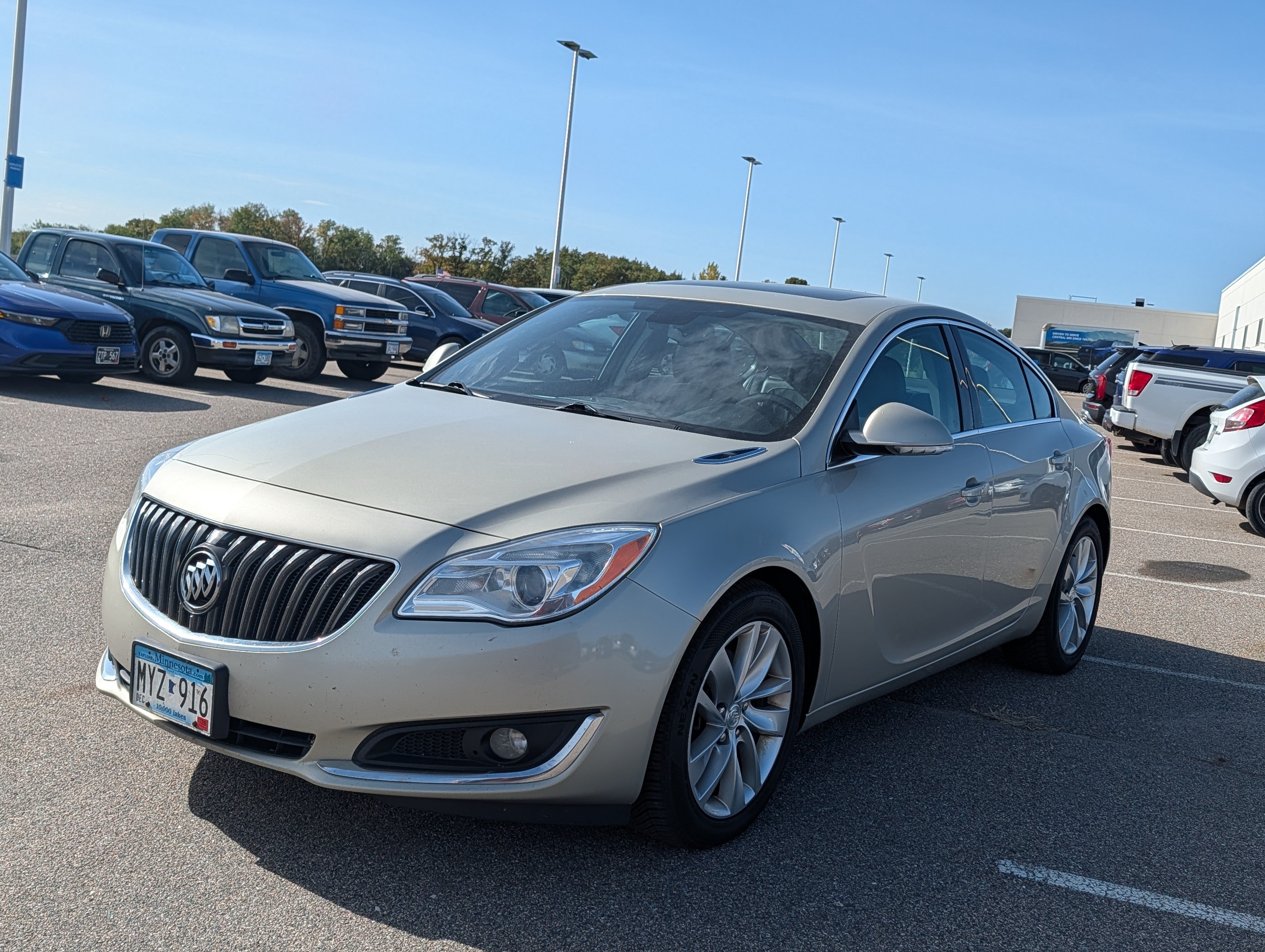 Used 2014 Buick Regal FWD image 2