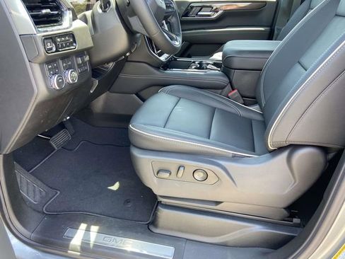 New 2026 GMC Yukon XL Elevation w/ Elevation Premium Package AWD/4WD image 10