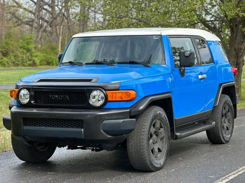 Used 2007 Toyota FJ Cruiser 2WD image 1