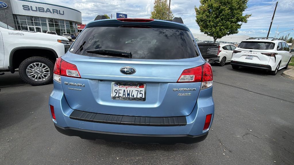Used 2012 Subaru Outback 2.5i Premium AWD/4WD image 5