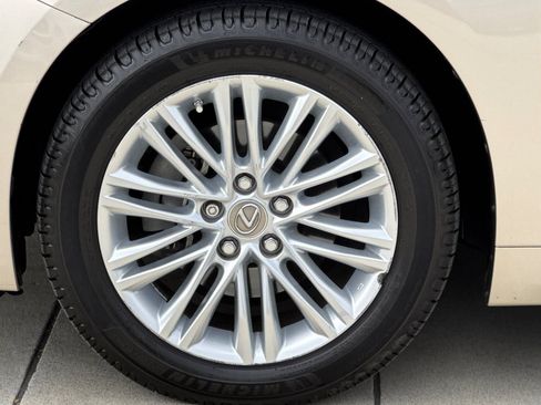 Used 2013 Lexus ES 350 w/ Premium Pkg FWD image 12
