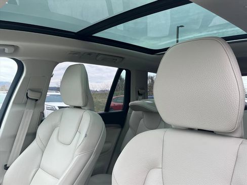 Used 2025 Volvo XC90 B6 Plus w/ Protection Package Premier image 8