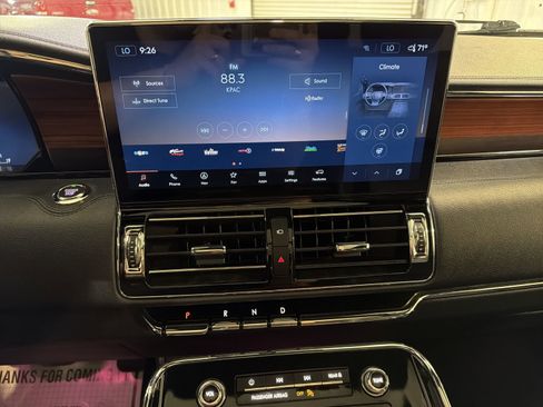 Used 2024 Lincoln Navigator Premiere AWD/4WD image 17