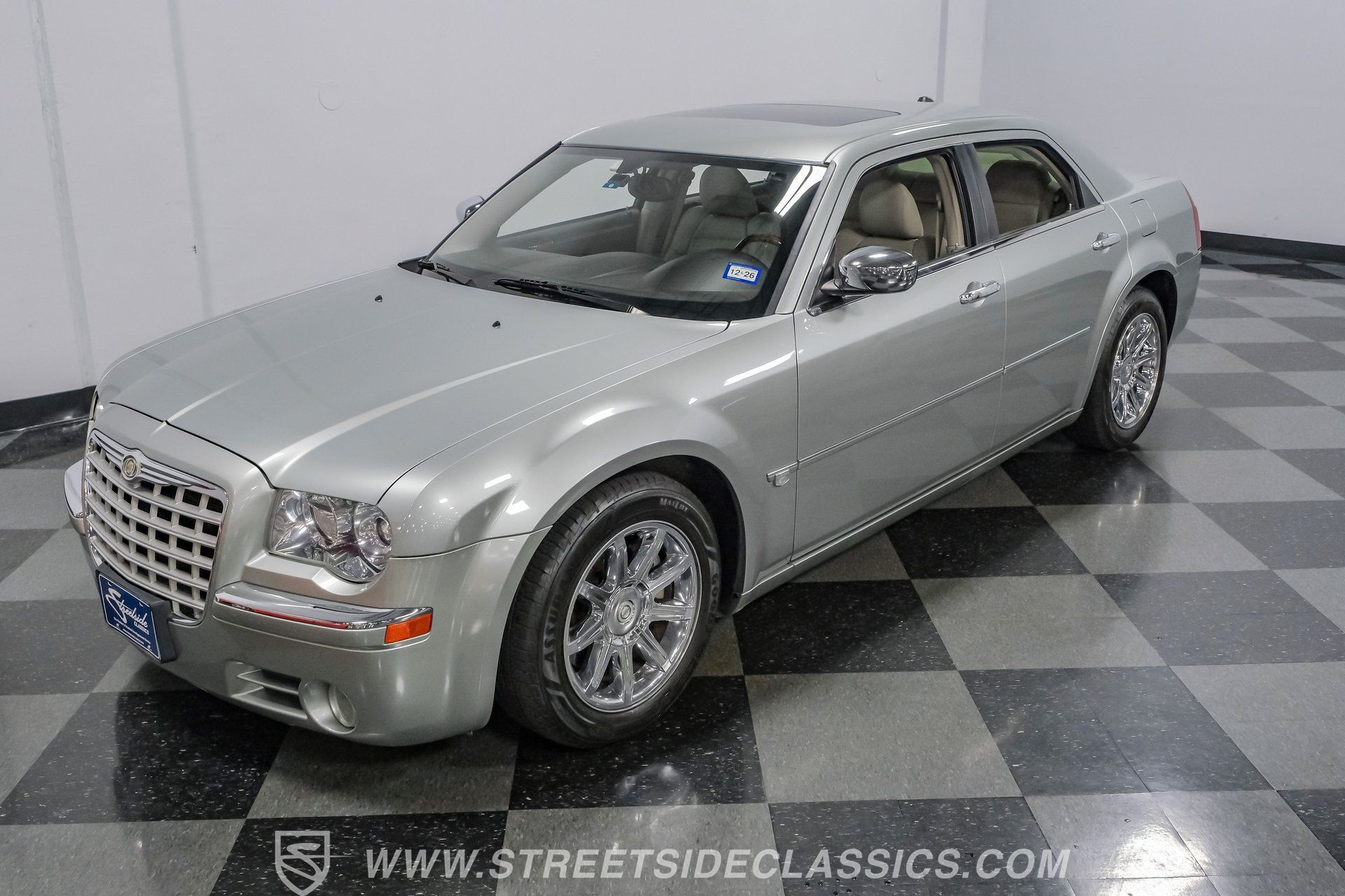 Used 2005 Chrysler 300 C w/ Navigation & Sound Group II RWD image 35