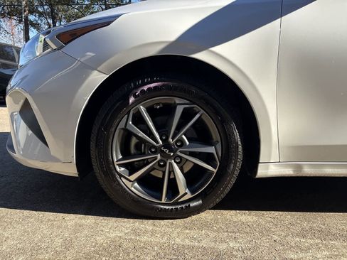 Used 2023 Kia Forte LXS image 8