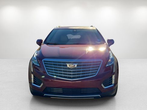 Used 2017 Cadillac XT5 Platinum image 2