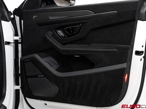 Used 2024 Lamborghini Urus Performante AWD/4WD image 33