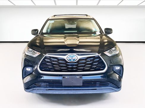 Used 2023 Toyota Highlander Limited AWD/4WD image 2