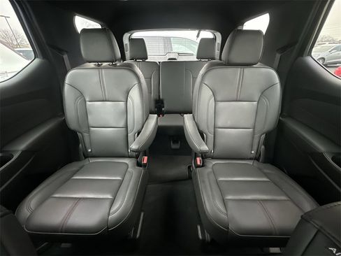 Used 2022 Chevrolet Traverse RS image 21