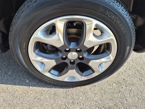 Used 2018 Jeep Compass Limited AWD/4WD image 11