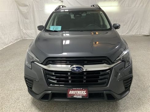 Used 2023 Subaru Ascent Premium AWD/4WD image 3