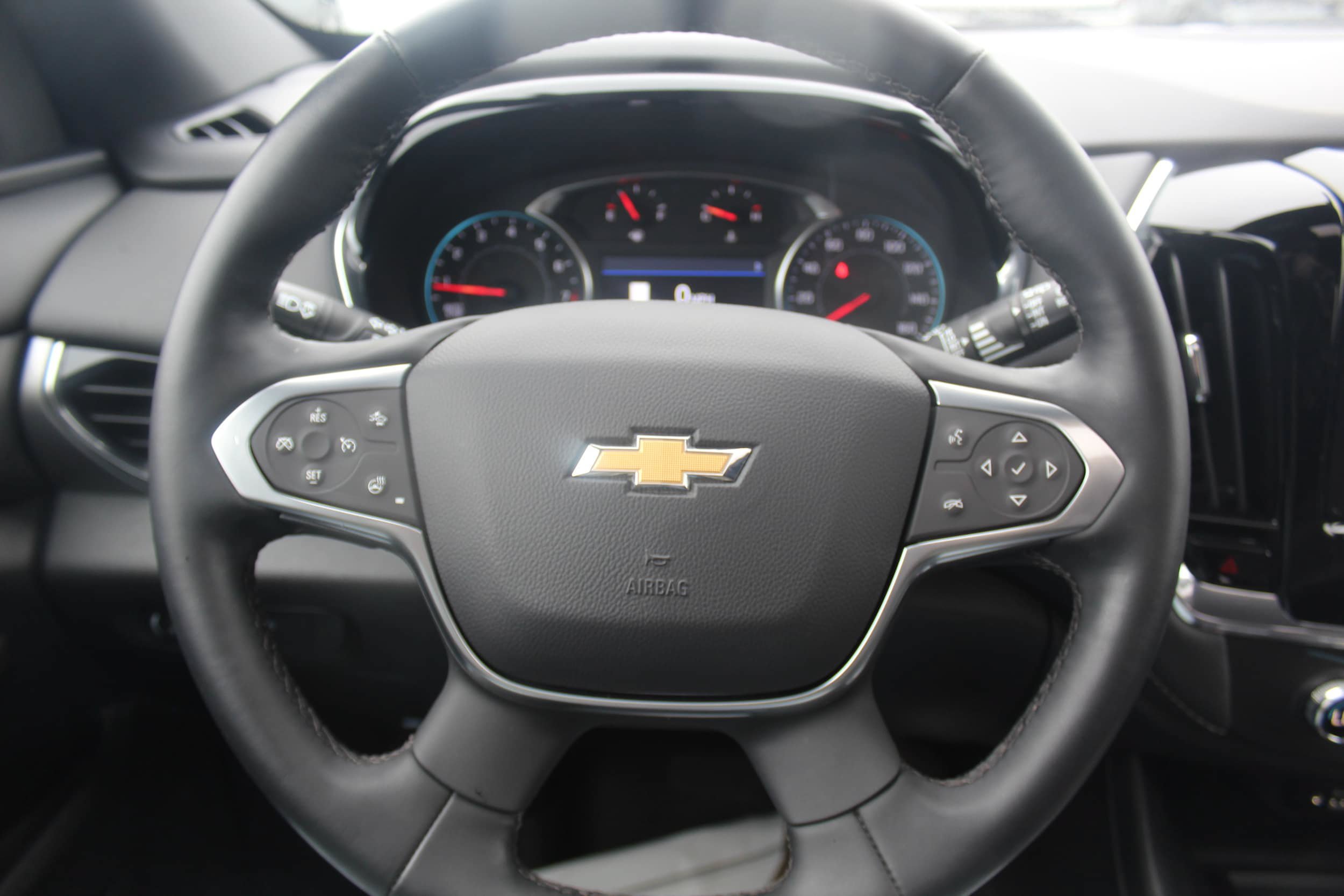 Used 2023 Chevrolet Traverse LT w/ LT Premium Package AWD/4WD image 7