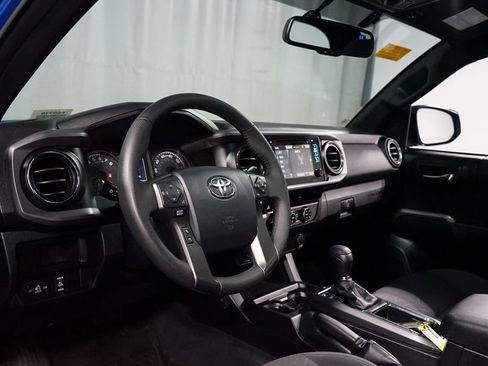 Used 2016 Toyota Tacoma TRD Off-Road w/ Towing Package AWD/4WD image 12