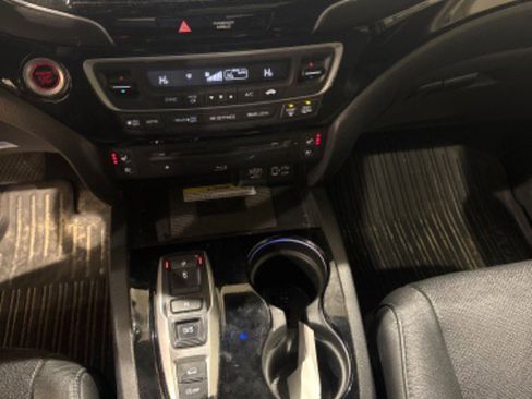Used 2021 Honda Pilot Elite image 40