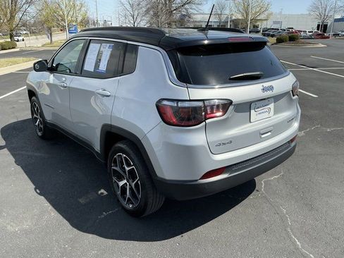 Used 2025 Jeep Compass Limited image 8