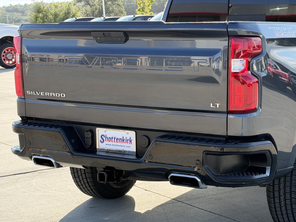 Used 2021 Chevrolet Silverado 1500 LT Trail Boss w/ Convenience Package II AWD/4WD image 6