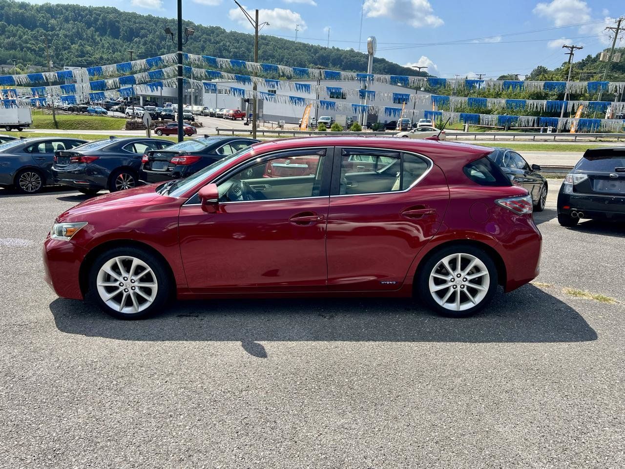 Used 2011 Lexus CT 200h FWD image 4