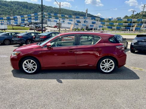 Used 2011 Lexus CT 200h FWD image 4