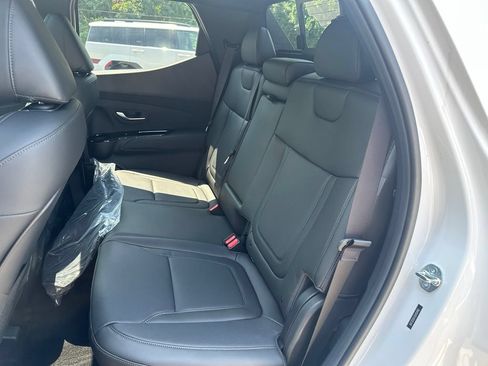 Used 2025 Hyundai Santa Cruz Limited AWD/4WD image 11