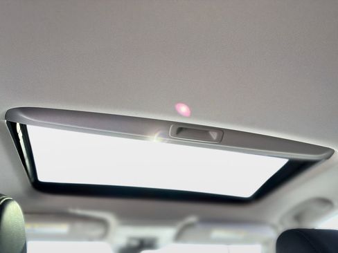 Used 2023 Honda Civic Touring image 28