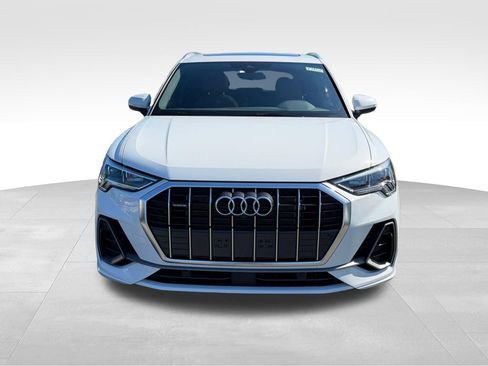 Used 2023 Audi Q3 2.0T Premium Plus w/ Premium Plus Package AWD/4WD image 2