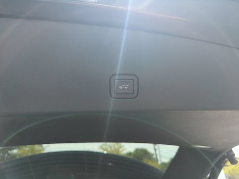 Used 2023 Cadillac XT6 Luxury FWD image 32