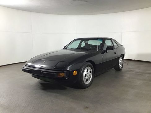 Used 1987 Porsche 924 S RWD image 1