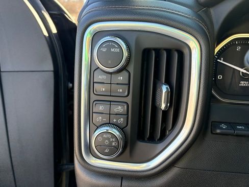 Used 2022 GMC Sierra 2500 AT4 w/ AT4 Preferred Package image 25