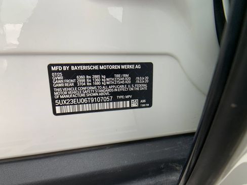Used 2026 BMW X5 xDrive40i AWD/4WD image 32
