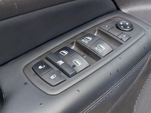 Used 2021 Jeep Grand Cherokee Limited AWD/4WD image 7