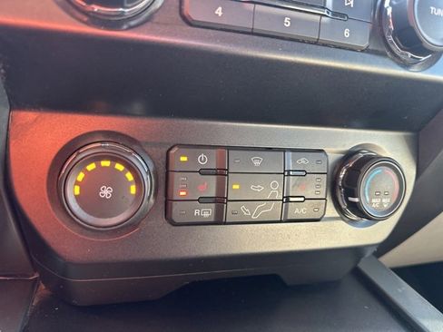 Used 2022 Ford F250 XLT w/ XLT Premium Package image 44