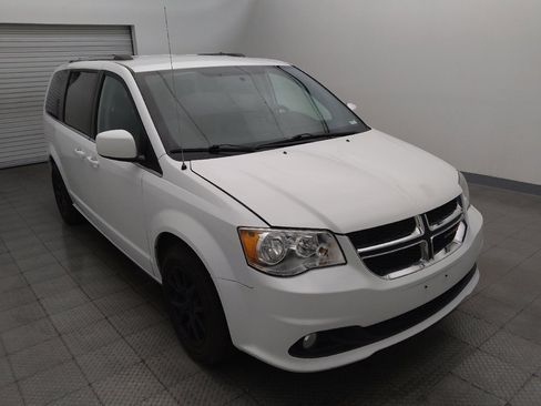 Used 2019 Dodge Grand Caravan SXT FWD image 13